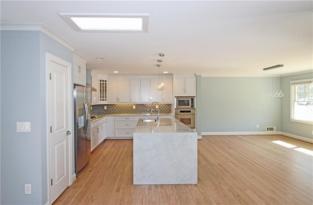 4 bedroom, 3 bathroom, 1,842 sq ft single family residence for rent at 1131 Milmar Drive, Atlanta, GA 30327 for $5,495 a month — photo 10
