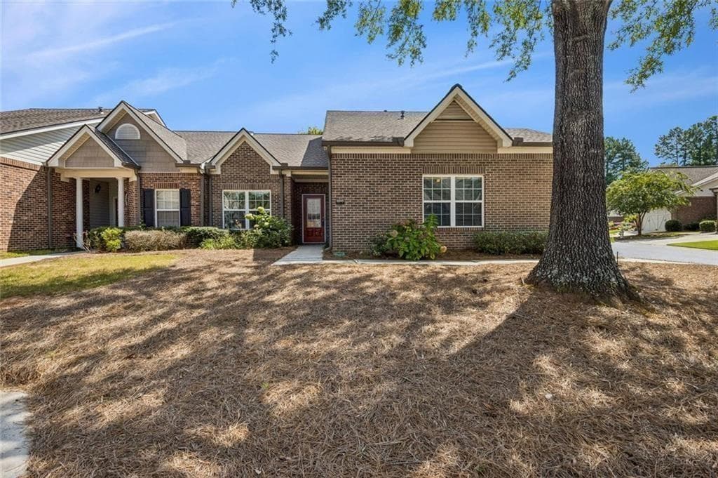 2 bedroom, 2 bathroom, 1,689 sq ft condominium for sale at 3205 Abbott Drive 20, Powder Springs, GA 30127 — photo 1 of 53