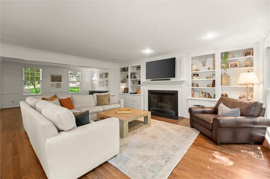 4 bedroom, 3 bathroom, 3,378 sq ft single family residence for sale at 250 Spring Creek Road, Roswell, GA 30075 — photo 7
