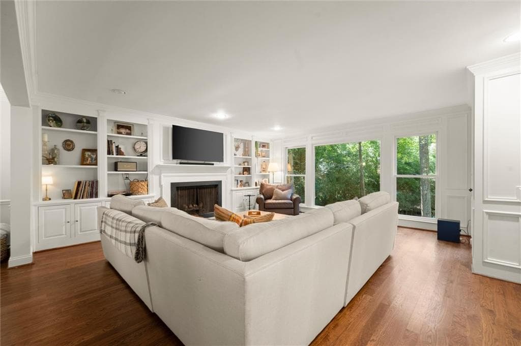 4 bedroom, 3 bathroom, 3,378 sq ft single family residence for sale at 250 Spring Creek Road, Roswell, GA 30075 — photo 9