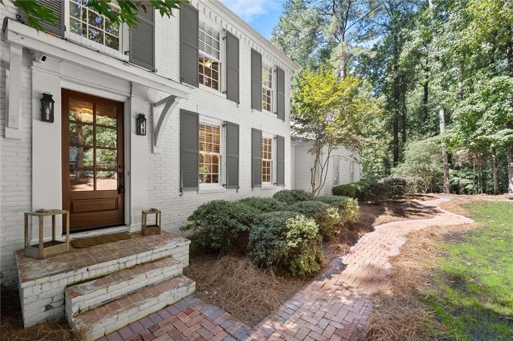 4 bedroom, 3 bathroom, 3,378 sq ft single family residence for sale at 250 Spring Creek Road, Roswell, GA 30075 — photo 3