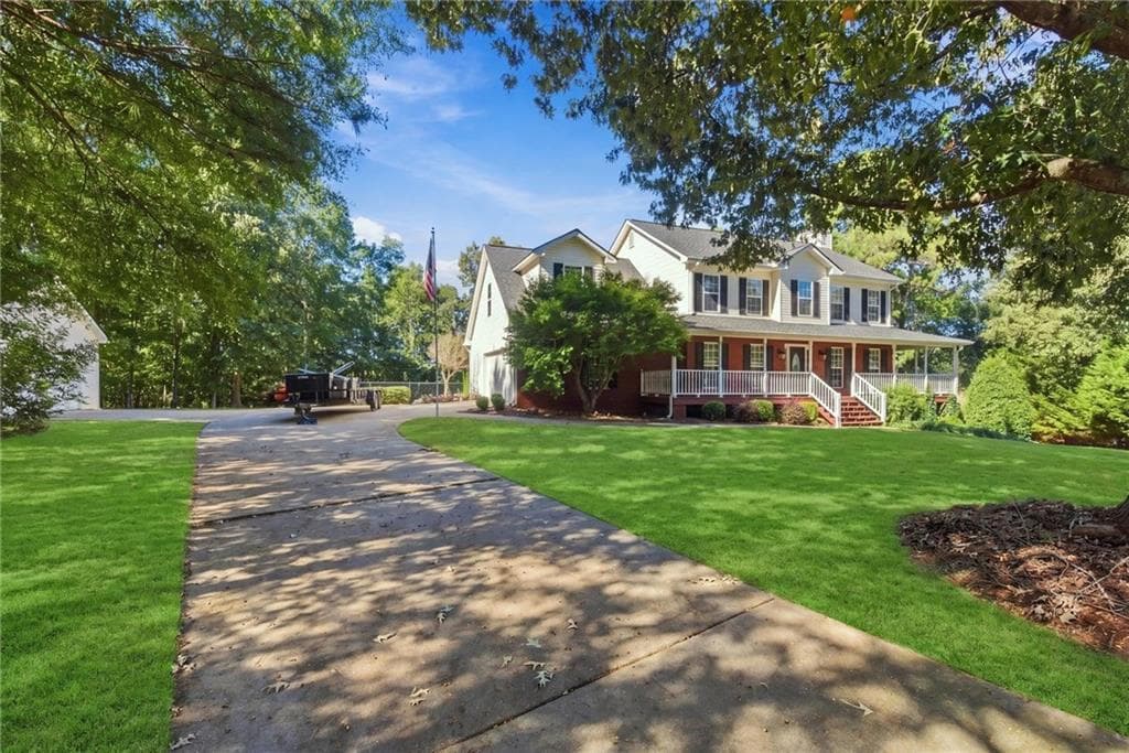 3 bedroom, 4 bathroom, 4,062 sq ft single family residence for sale at 515 HAYFIELD Court, Locust Grove, GA 30248 — photo 3