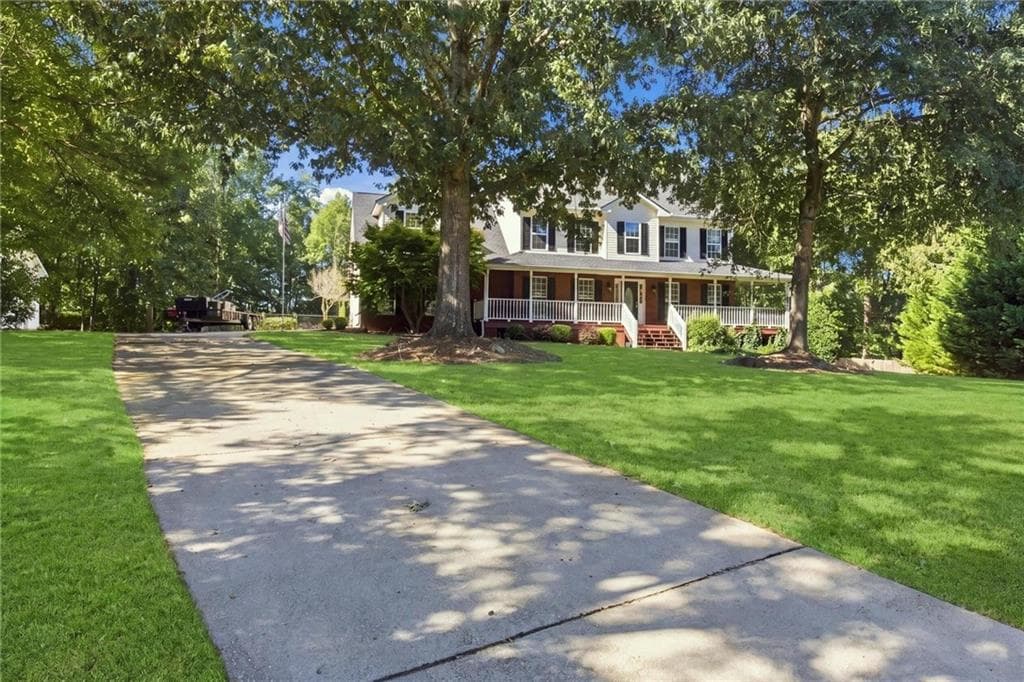 3 bedroom, 4 bathroom, 4,062 sq ft single family residence for sale at 515 HAYFIELD Court, Locust Grove, GA 30248 — photo 4