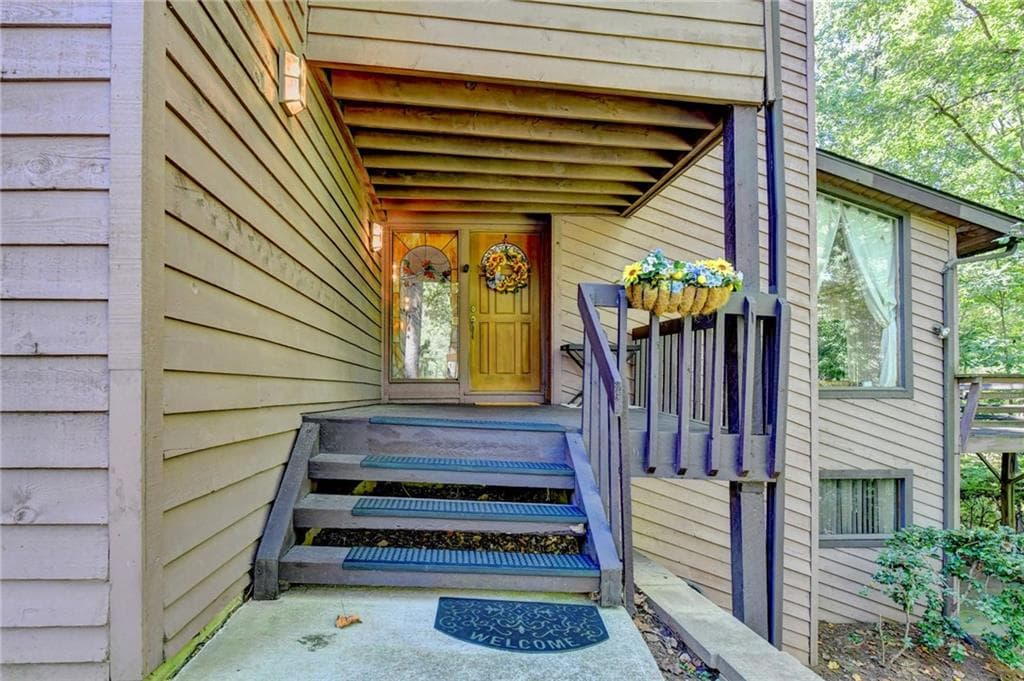 4 bedroom, 4 bathroom, 3,200 sq ft single family residence for sale at 500 Mount Washington Lane, Johns Creek, GA 30022 — photo 3