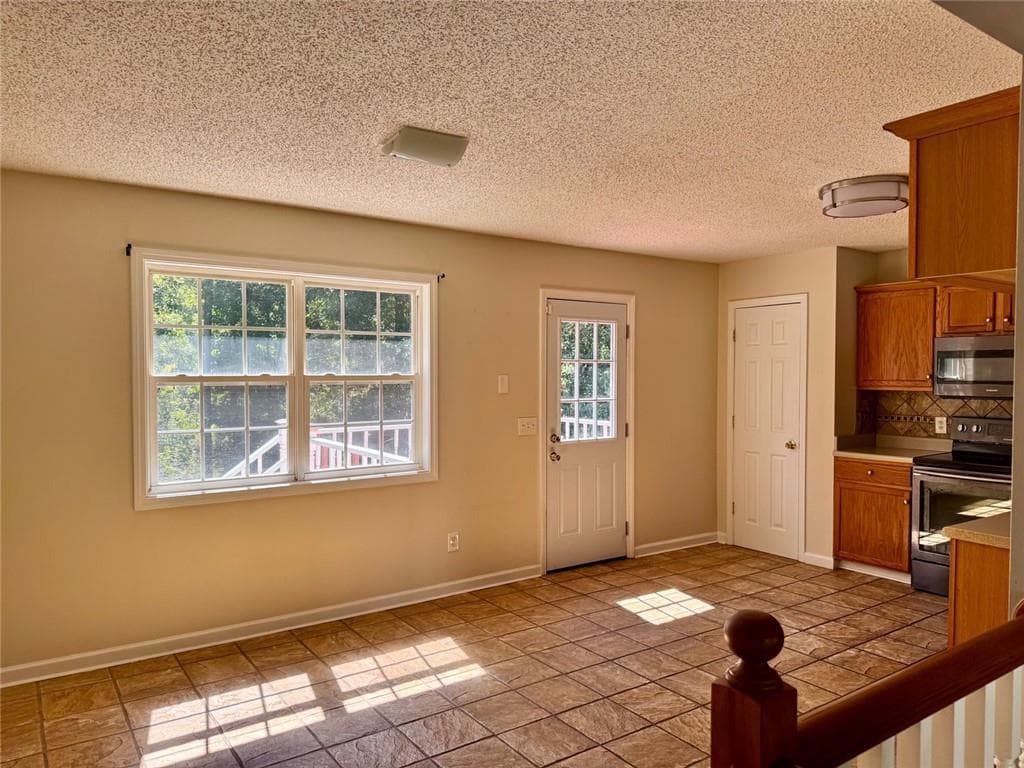 3 bedroom, 2 bathroom, 1,264 sq ft single family residence for sale at 118 Gilberts Way, Temple, GA 30179 — photo 5