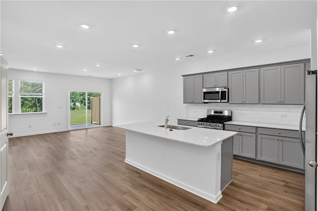3 bedroom, 3 bathroom, 1,831 sq ft townhouse for sale at 3050 Humdala Place 229, Buford, GA 30519 — photo 3