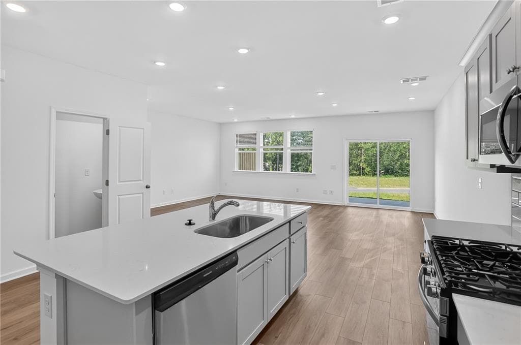 3 bedroom, 3 bathroom, 1,831 sq ft townhouse for sale at 3050 Humdala Place 229, Buford, GA 30519 — photo 5