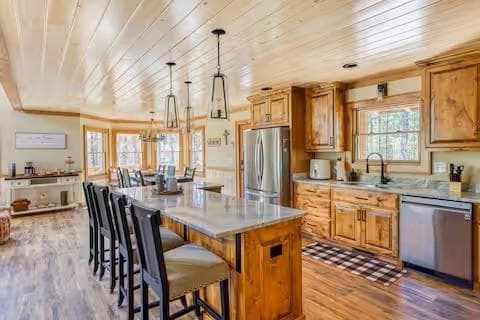 4 bedroom, 4 bathroom, 3,678 sq ft single family residence for sale at 4687 Murphy Highway, Mineral Bluff, GA 30559 — photo 6