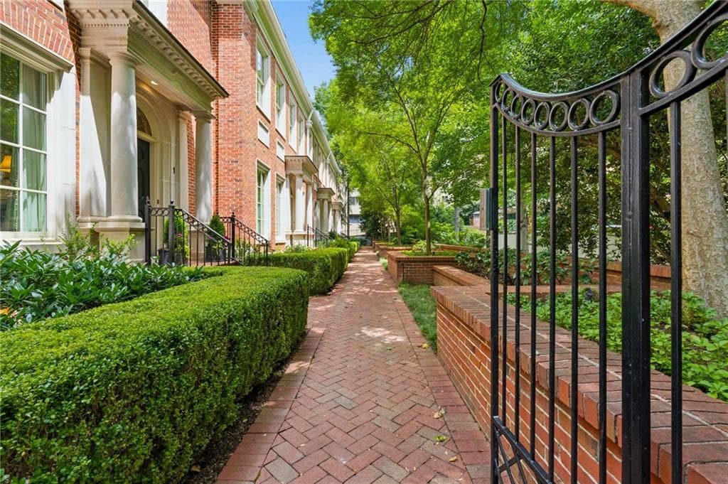 4 bedroom, 7 bathroom, 3,718 sq ft townhouse for sale at 39 W Wesley Road 1, Atlanta, GA 30305 — photo 3
