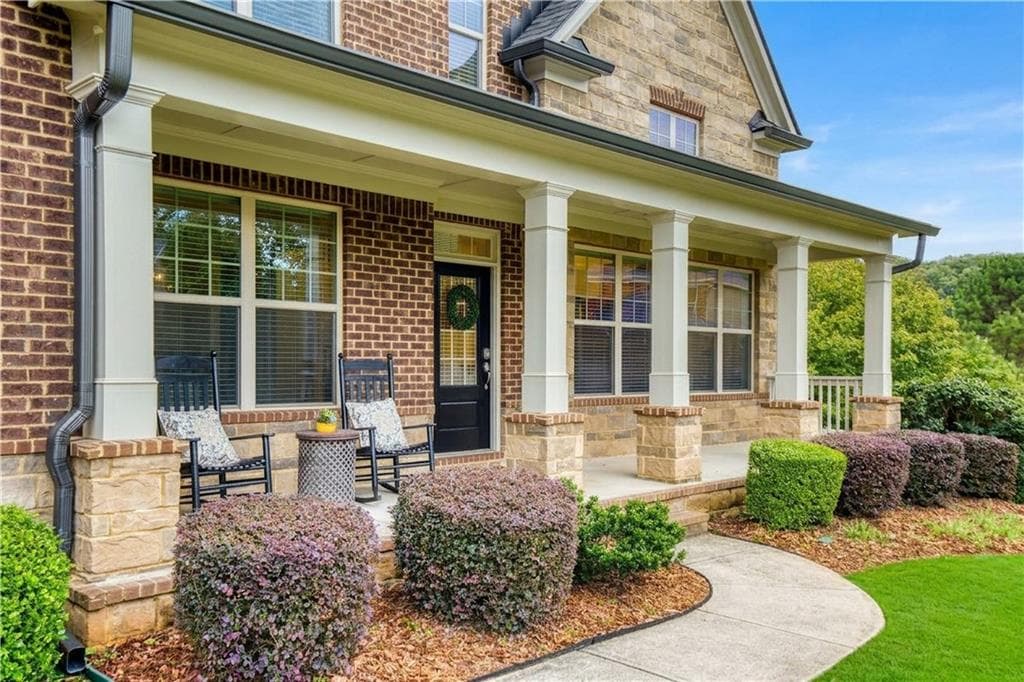 5 bedroom, 4 bathroom, 3,902 sq ft single family residence for sale at 4325 Sanibel Cove, Cumming, GA 30040 — photo 4