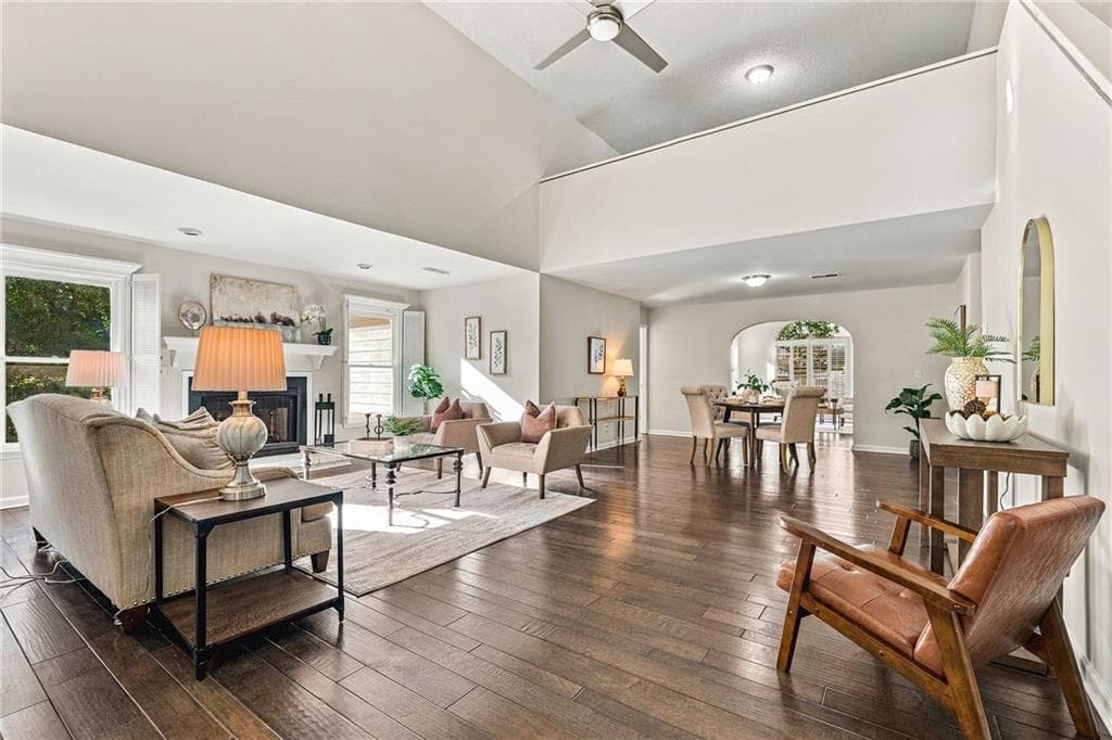 3 bedroom, 3 bathroom, 2,270 sq ft single family residence for sale at 15 Ashleigh Terrace, Marietta, GA 30062 — photo 2