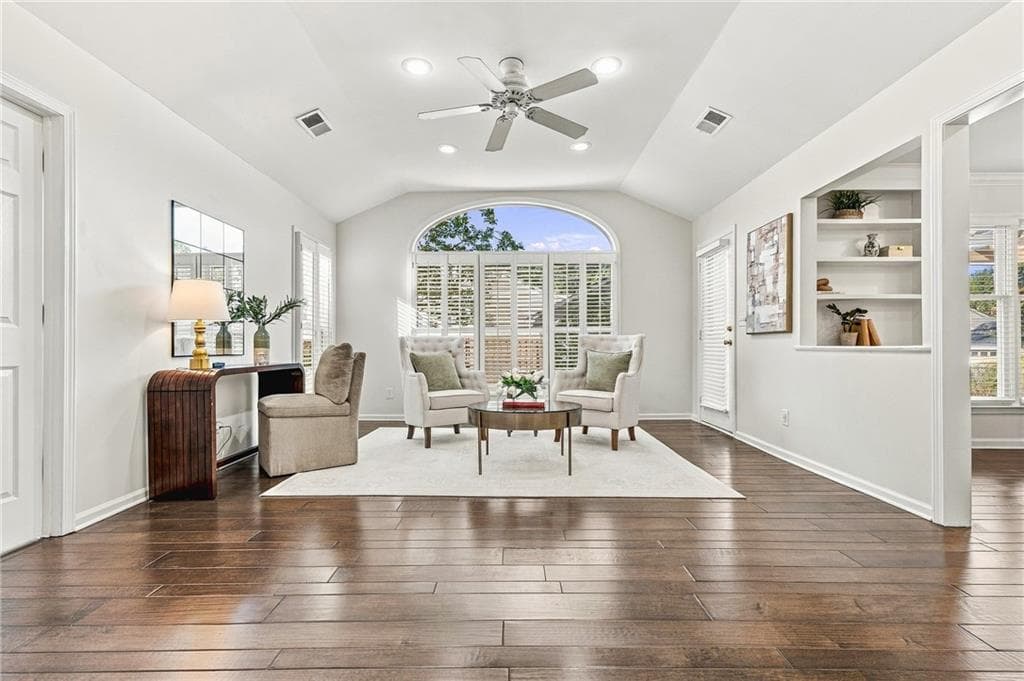 3 bedroom, 3 bathroom, 2,270 sq ft single family residence for sale at 15 Ashleigh Terrace, Marietta, GA 30062 — photo 3