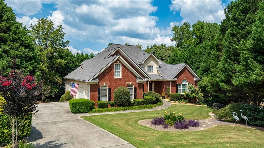 6 bedroom, 6 bathroom, 5,612 sq ft single family residence for sale at 2768 Clearwater Springs Drive, Buford, GA 30519 — photo 2