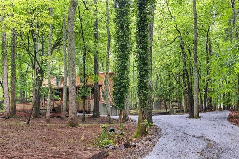 2 bedroom, 2 bathroom, 1,847 sq ft single family residence for sale at 61 Lake Coweta Trail, Newnan, GA 30263 — photo 2