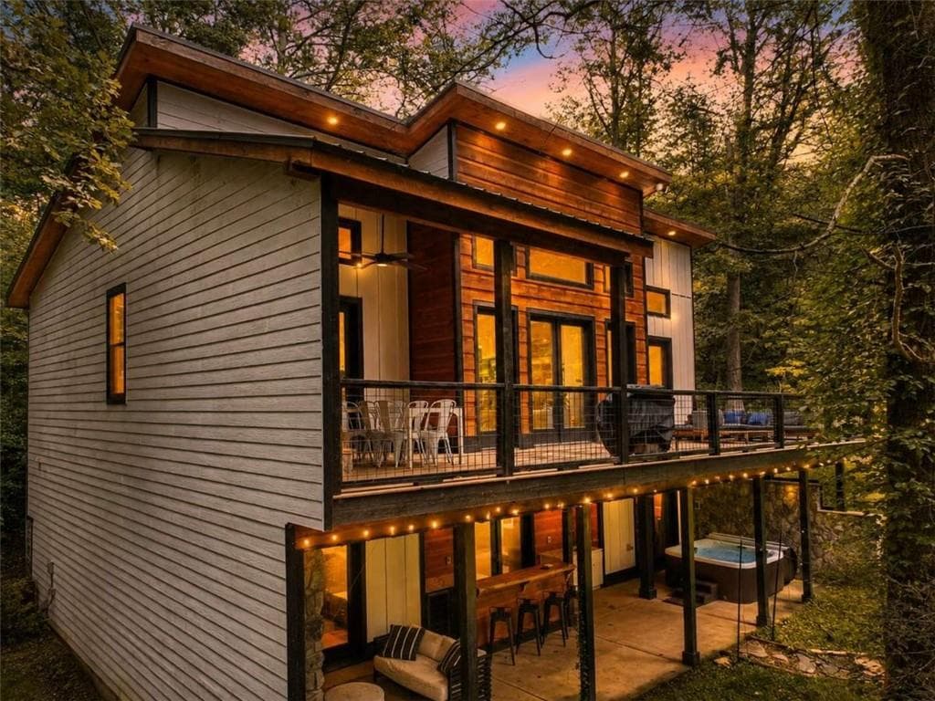 3 bedroom, 4 bathroom, 2,329 sq ft single family residence for sale at 1009 Hefner Lake Road, Ellijay, GA 30536 — photo 4