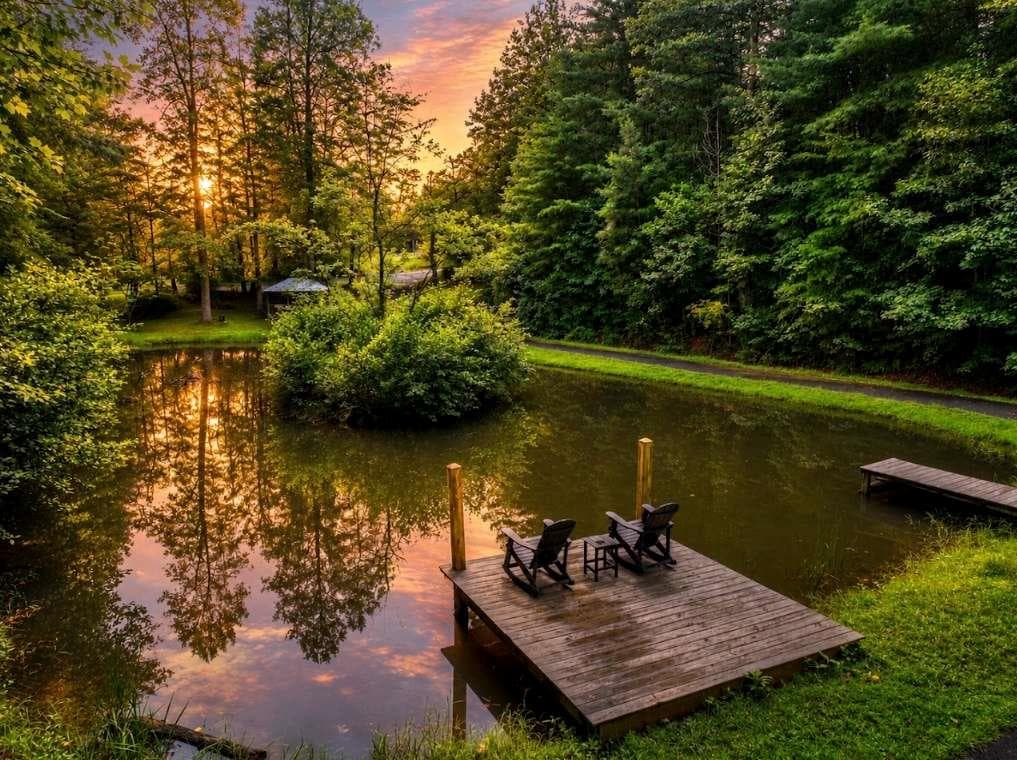 3 bedroom, 4 bathroom, 2,329 sq ft single family residence for sale at 1009 Hefner Lake Road, Ellijay, GA 30536 — photo 2
