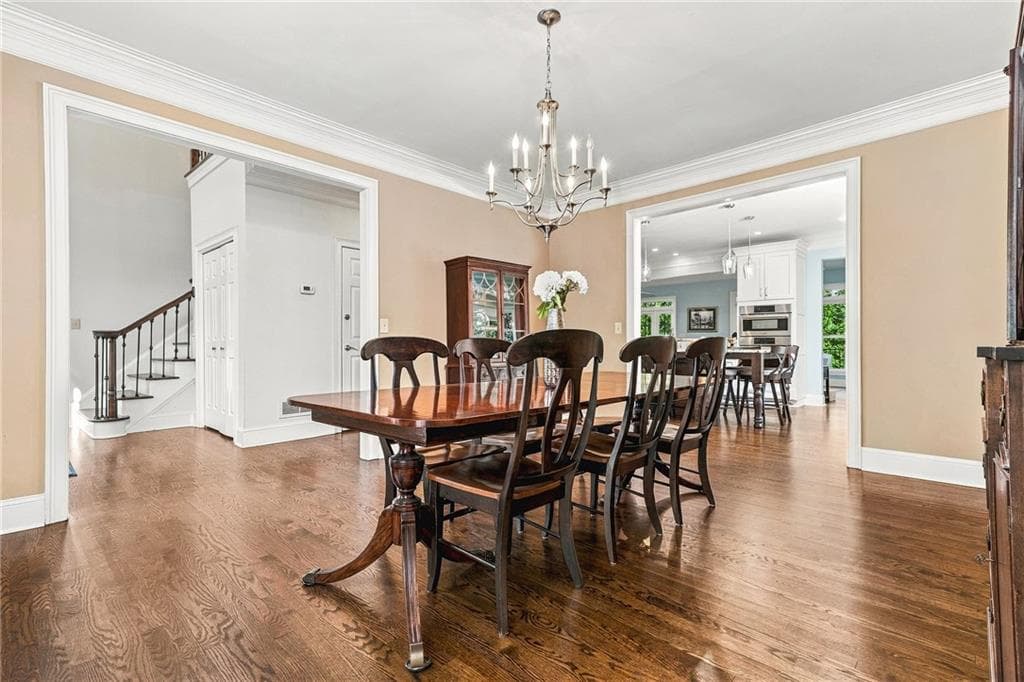 6 bedroom, 5 bathroom, 5,822 sq ft single family residence for sale at 4011 Bramble Court, Marietta, GA 30062 — photo 2