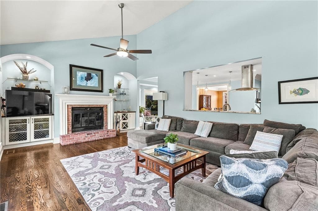 6 bedroom, 5 bathroom, 5,822 sq ft single family residence for sale at 4011 Bramble Court, Marietta, GA 30062 — photo 4