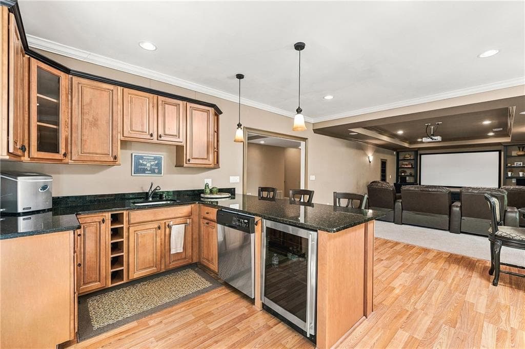 6 bedroom, 5 bathroom, 5,822 sq ft single family residence for sale at 4011 Bramble Court, Marietta, GA 30062 — photo 6