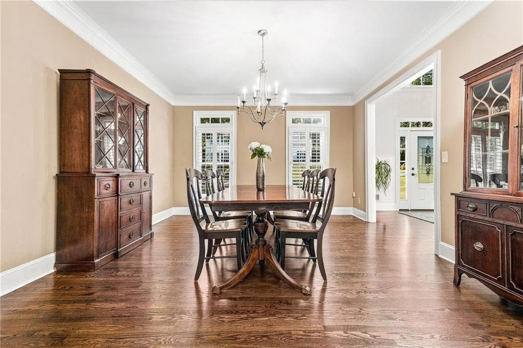 6 bedroom, 5 bathroom, 5,822 sq ft single family residence for sale at 4011 Bramble Court, Marietta, GA 30062 — photo 9