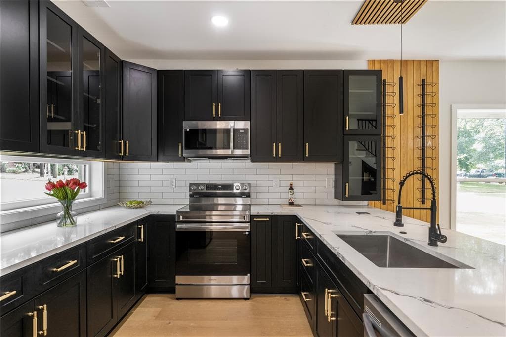 3 bedroom, 4 bathroom, 1,780 sq ft single family residence for sale at 5109 Cherry Street, Forest Park, GA 30297 — photo 6