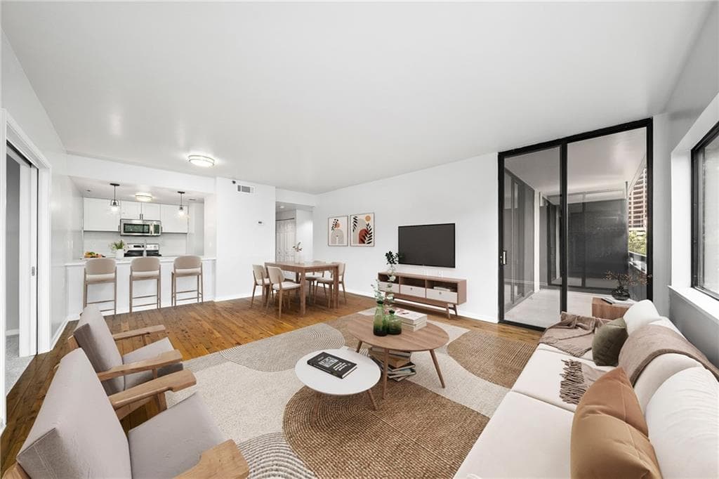 2 bedroom, 2 bathroom, 1,015 sq ft condominium for sale at 1130 Piedmont Avenue 808, Atlanta, GA 30309 — photo 2