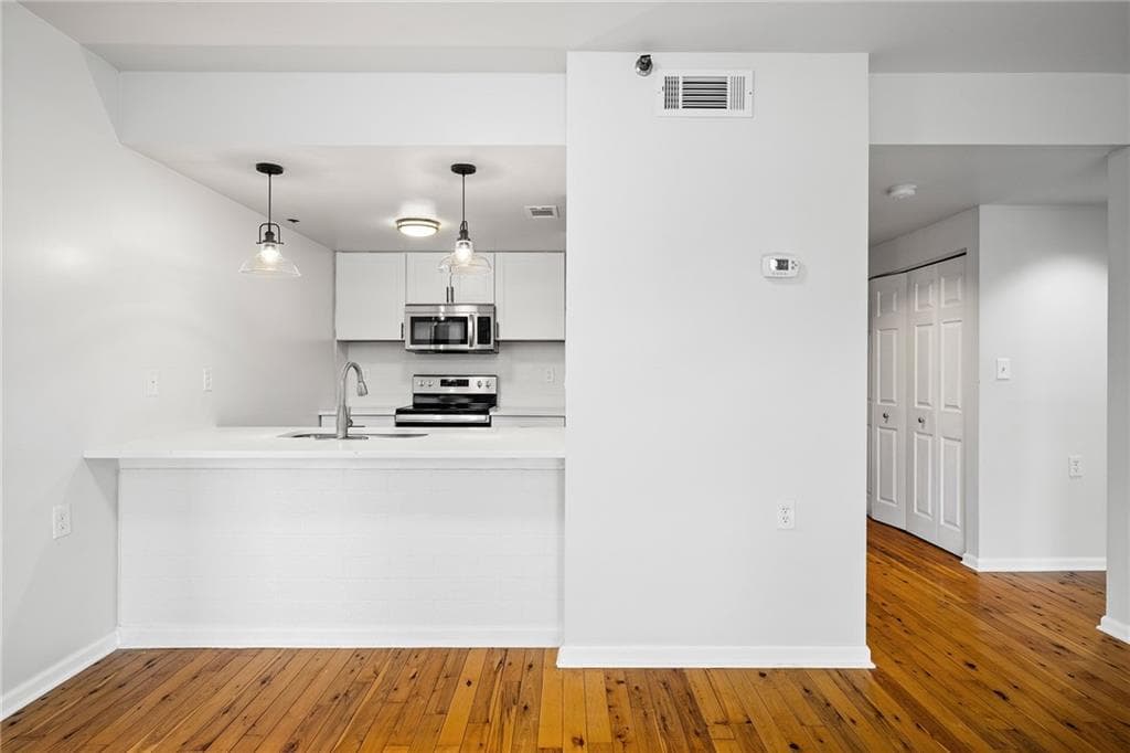 2 bedroom, 2 bathroom, 1,015 sq ft condominium for sale at 1130 Piedmont Avenue 808, Atlanta, GA 30309 — photo 5