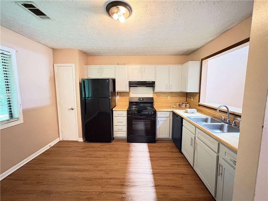 2 bedroom, 2 bathroom, 3,483 sq ft triplex for rent at 5371 Century Trace, Norcross, GA 30093 for $1,550 a month — photo 5