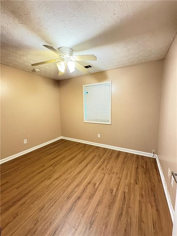 2 bedroom, 2 bathroom, 3,483 sq ft triplex for rent at 5371 Century Trace, Norcross, GA 30093 for $1,550 a month — photo 8