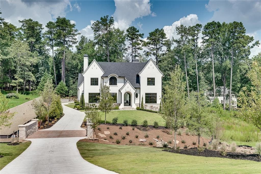 5 bedroom, 7 bathroom, 8,316 sq ft single family residence for sale at 130 Bridge Way, Alpharetta, GA 30005 — photo 2