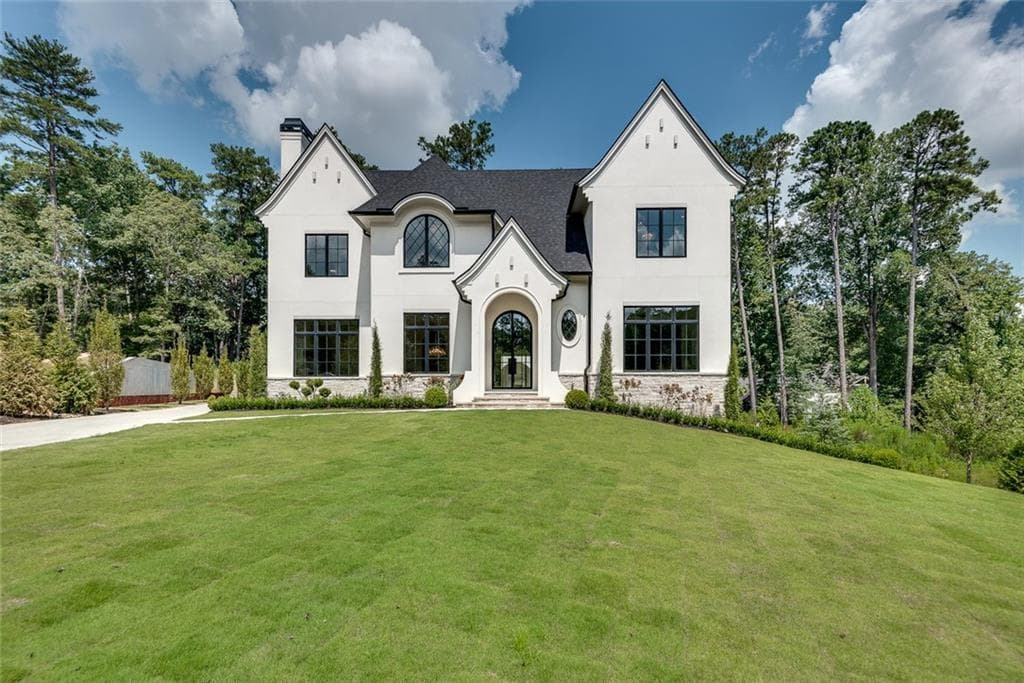 5 bedroom, 7 bathroom, 8,316 sq ft single family residence for sale at 130 Bridge Way, Alpharetta, GA 30005 — photo 5