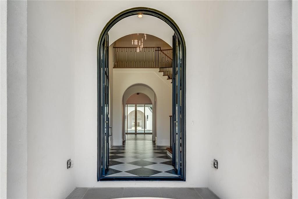 5 bedroom, 7 bathroom, 8,316 sq ft single family residence for sale at 130 Bridge Way, Alpharetta, GA 30005 — photo 8
