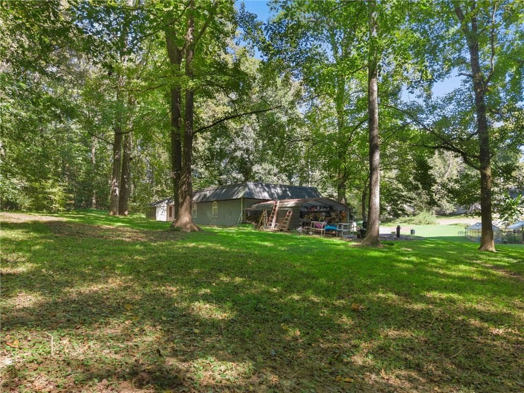 3 bedroom, 2 bathroom single family residence under contract at 4343 Hamill Ct, Buford, GA 30519 — photo 4