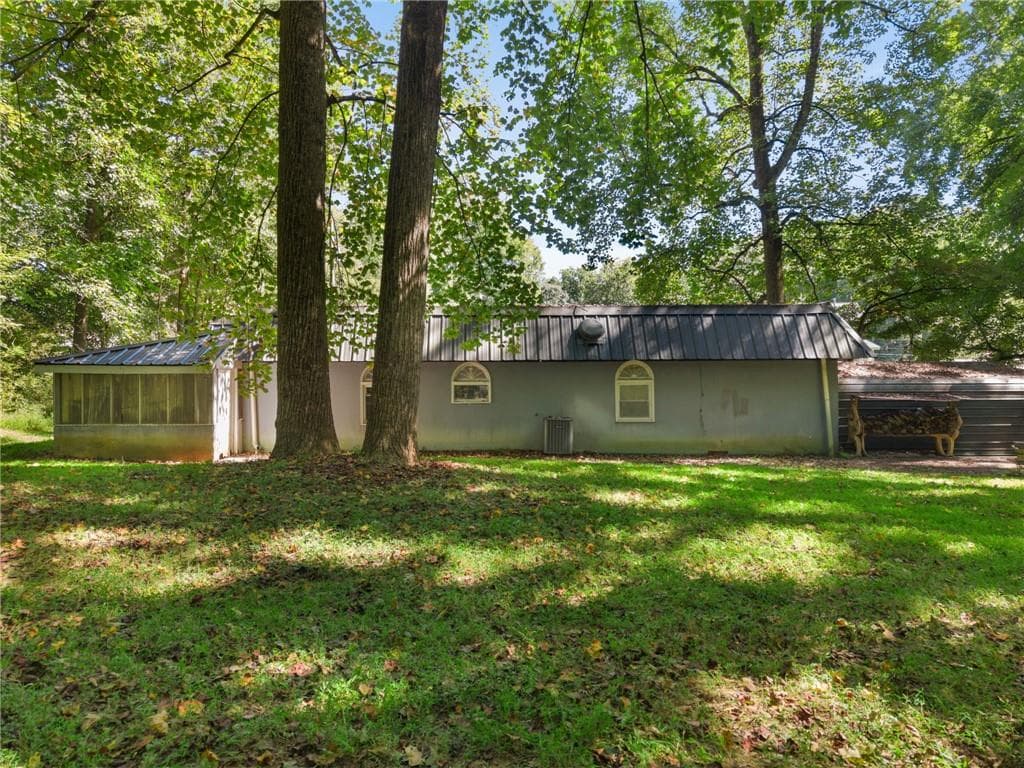 3 bedroom, 2 bathroom single family residence under contract at 4343 Hamill Ct, Buford, GA 30519 — photo 6