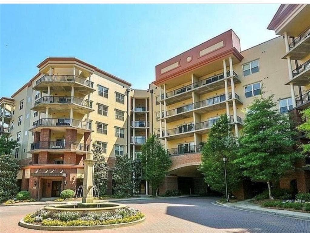 1 bedroom, 1 bathroom, 850 sq ft condominium for sale at 200 River Vista Drive 716, Sandy Springs, GA 30339