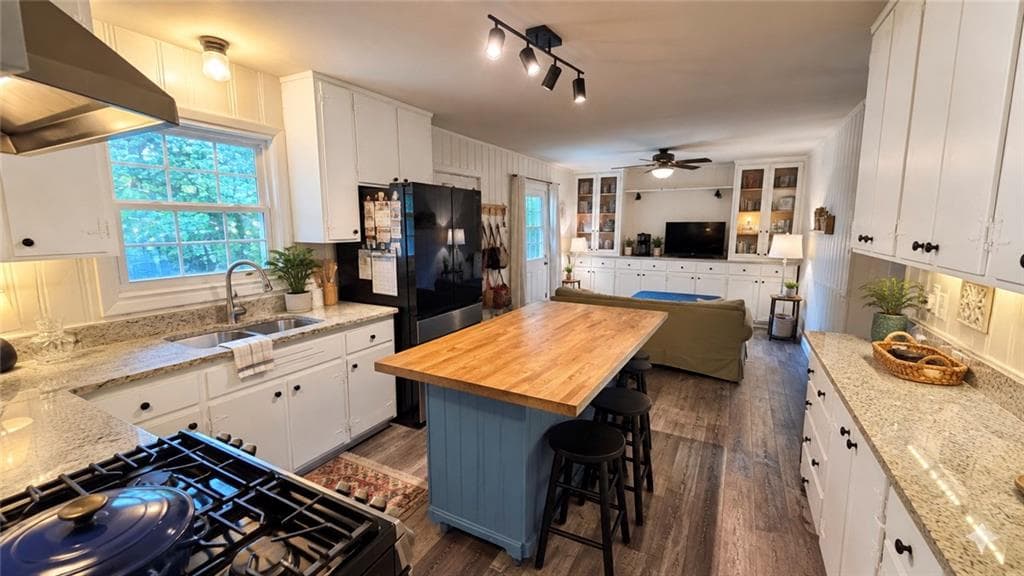 4 bedroom, 3 bathroom, 2,340 sq ft single family residence for sale at 1581 Lost Mountain Road, Powder Springs, GA 30127 — photo 9