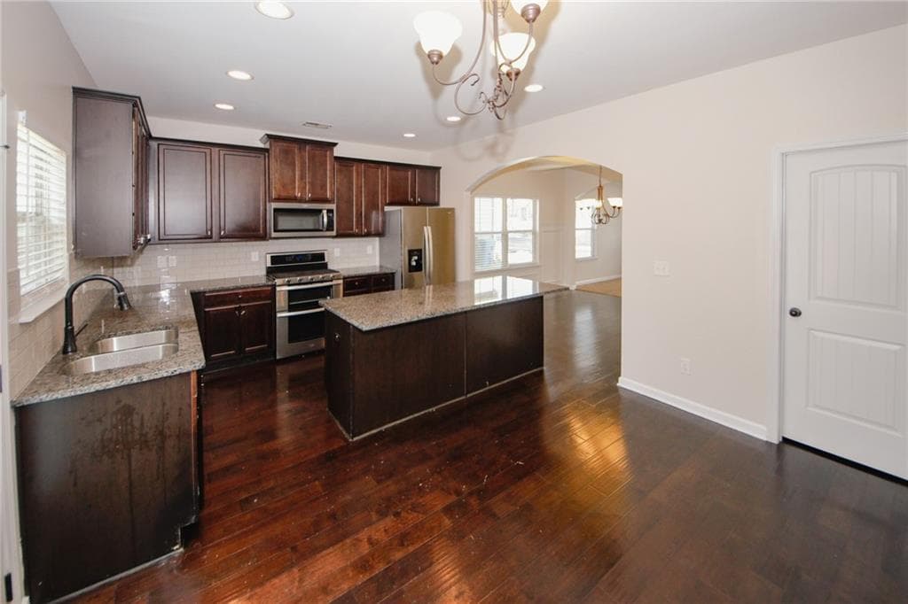 5 bedroom, 3 bathroom, 3,150 sq ft single family residence for sale at 6237 Old Kingston Drive, Atlanta, GA 30331 — photo 8