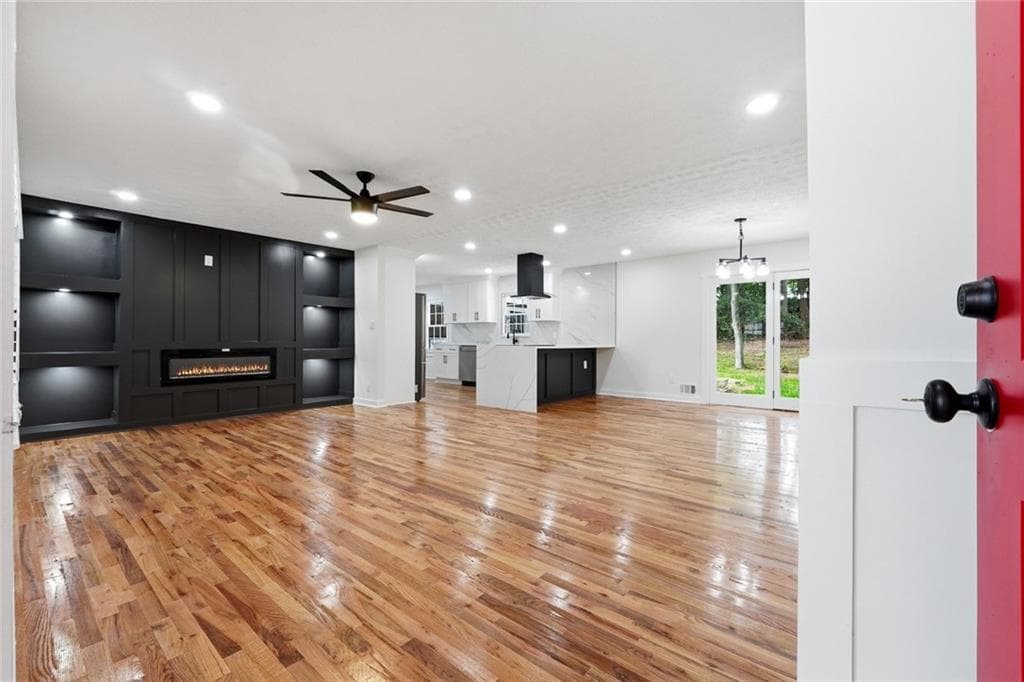 5 bedroom, 3 bathroom, 2,584 sq ft single family residence for sale at 2738 Odum Street, Snellville, GA 30078 — photo 4