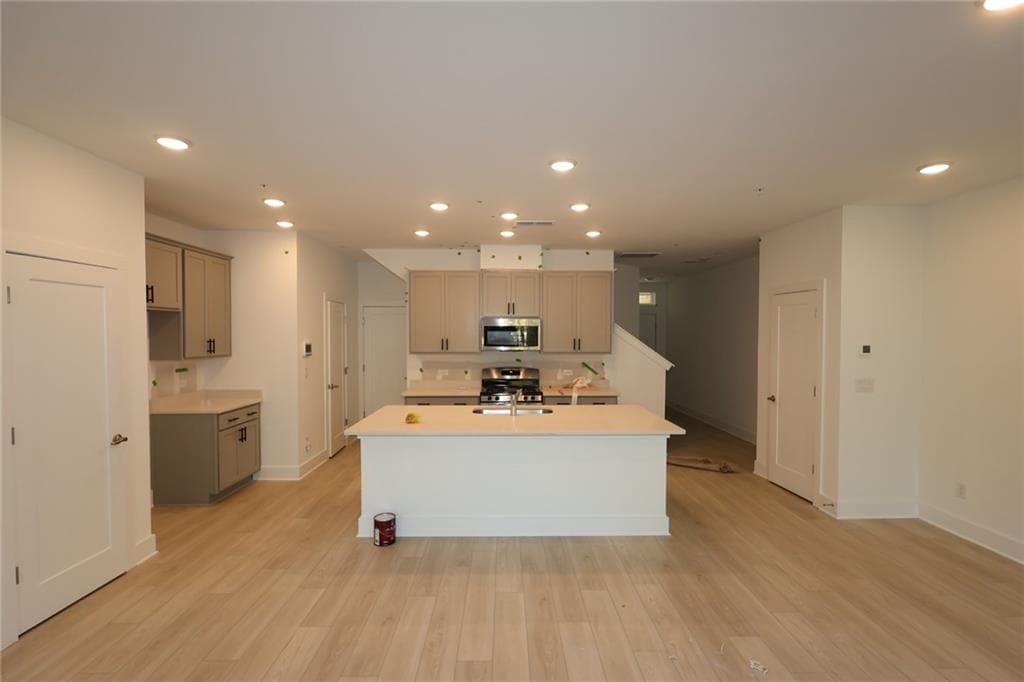 3 bedroom, 3 bathroom, 1,910 sq ft townhouse for sale at 430 Laurelwood Lane, Canton, GA 30114 — photo 5