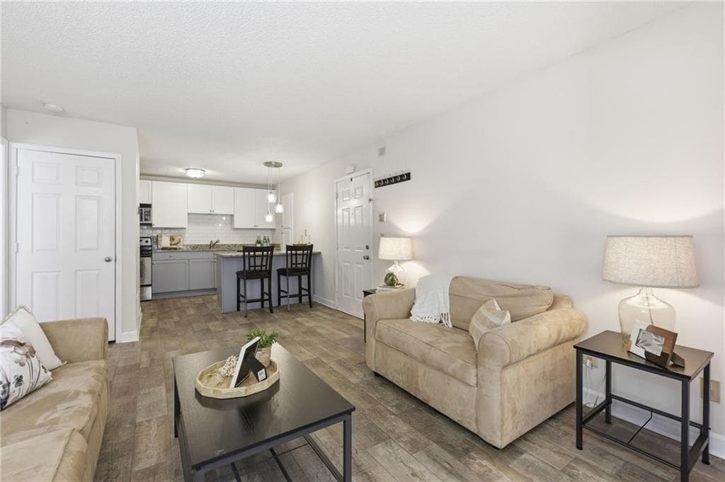 1 bedroom, 1 bathroom, 720 sq ft condominium for sale at 2657 Lenox Road 113, Atlanta, GA 30324 — photo 3