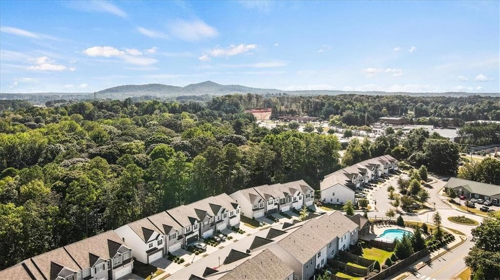3 bedroom, 3 bathroom, 1,925 sq ft townhouse for sale at 815 Upper Dove Court, Woodstock, GA 30188 — photo 2