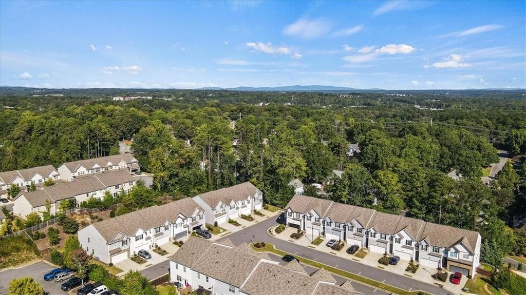 3 bedroom, 3 bathroom, 1,925 sq ft townhouse for sale at 815 Upper Dove Court, Woodstock, GA 30188 — photo 4