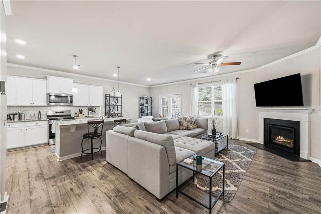 3 bedroom, 3 bathroom, 1,925 sq ft townhouse for sale at 815 Upper Dove Court, Woodstock, GA 30188 — photo 5