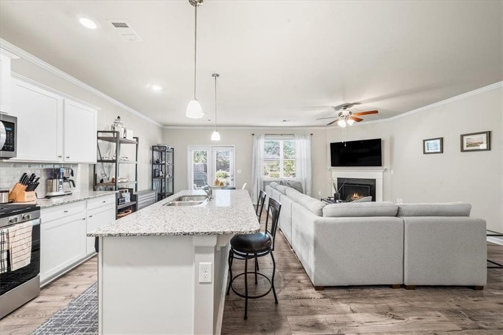 3 bedroom, 3 bathroom, 1,925 sq ft townhouse for sale at 815 Upper Dove Court, Woodstock, GA 30188 — photo 8