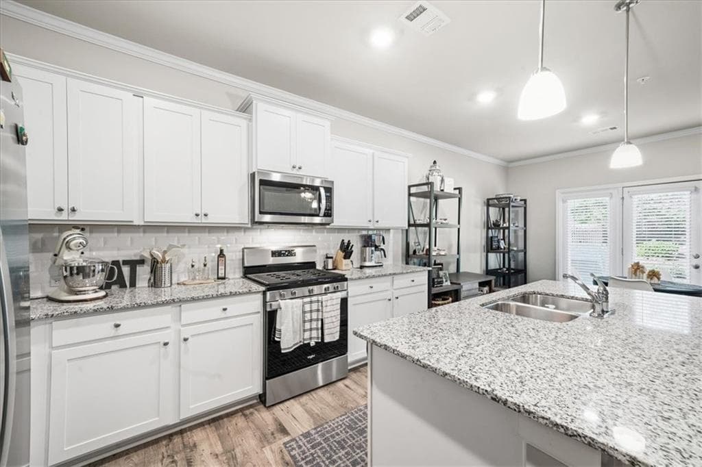 3 bedroom, 3 bathroom, 1,925 sq ft townhouse for sale at 815 Upper Dove Court, Woodstock, GA 30188 — photo 9