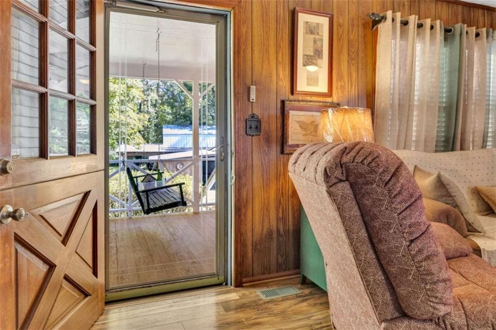 3 bedroom, 2 bathroom, 1,760 sq ft single family residence for sale at 229 E Soule Street, Oxford, GA 30054 — photo 5