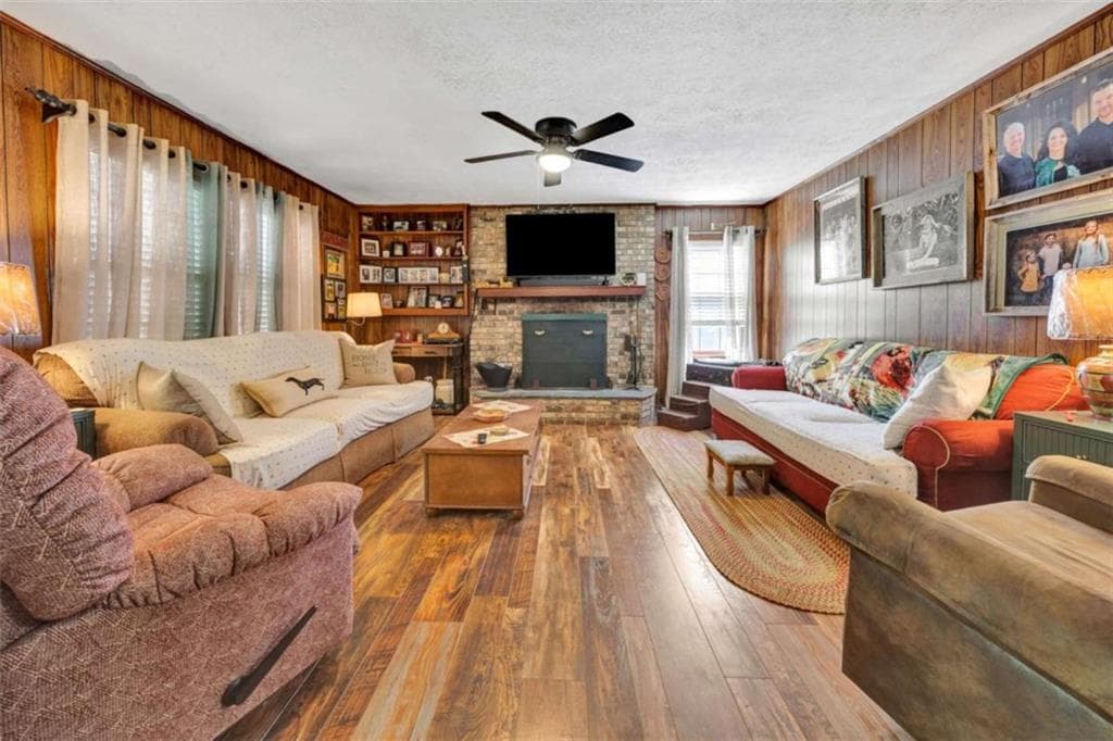 3 bedroom, 2 bathroom, 1,760 sq ft single family residence for sale at 229 E Soule Street, Oxford, GA 30054 — photo 6