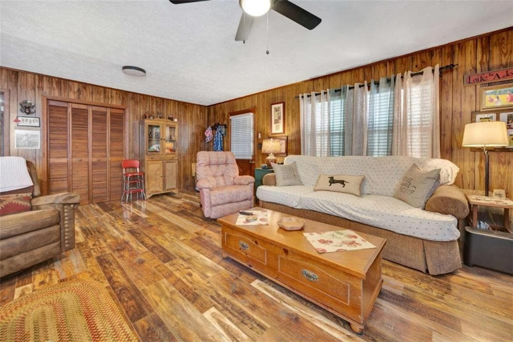 3 bedroom, 2 bathroom, 1,760 sq ft single family residence for sale at 229 E Soule Street, Oxford, GA 30054 — photo 7