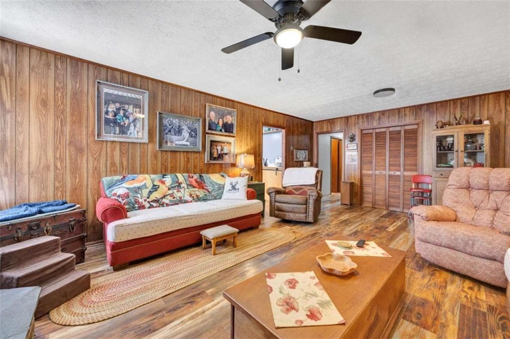 3 bedroom, 2 bathroom, 1,760 sq ft single family residence for sale at 229 E Soule Street, Oxford, GA 30054 — photo 8