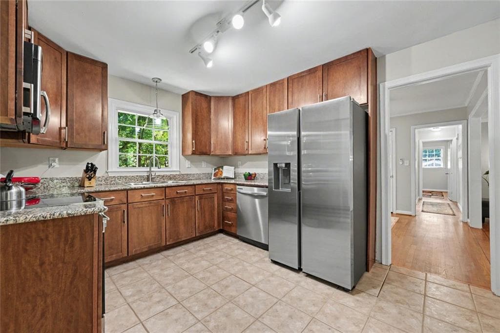 3 bedroom, 3 bathroom, 1,488 sq ft single family residence for sale at 3462 Alcan Way, Tucker, GA 30084 — photo 7